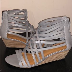 Nordstrom “Hinge” Gray wedge sandals